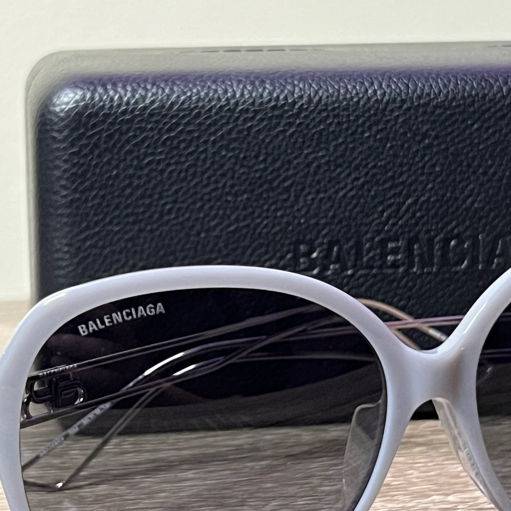 New Balenciaga BB0058SK Large Elegant Gray Sunglasses 59mm - Picture 3 of 9
